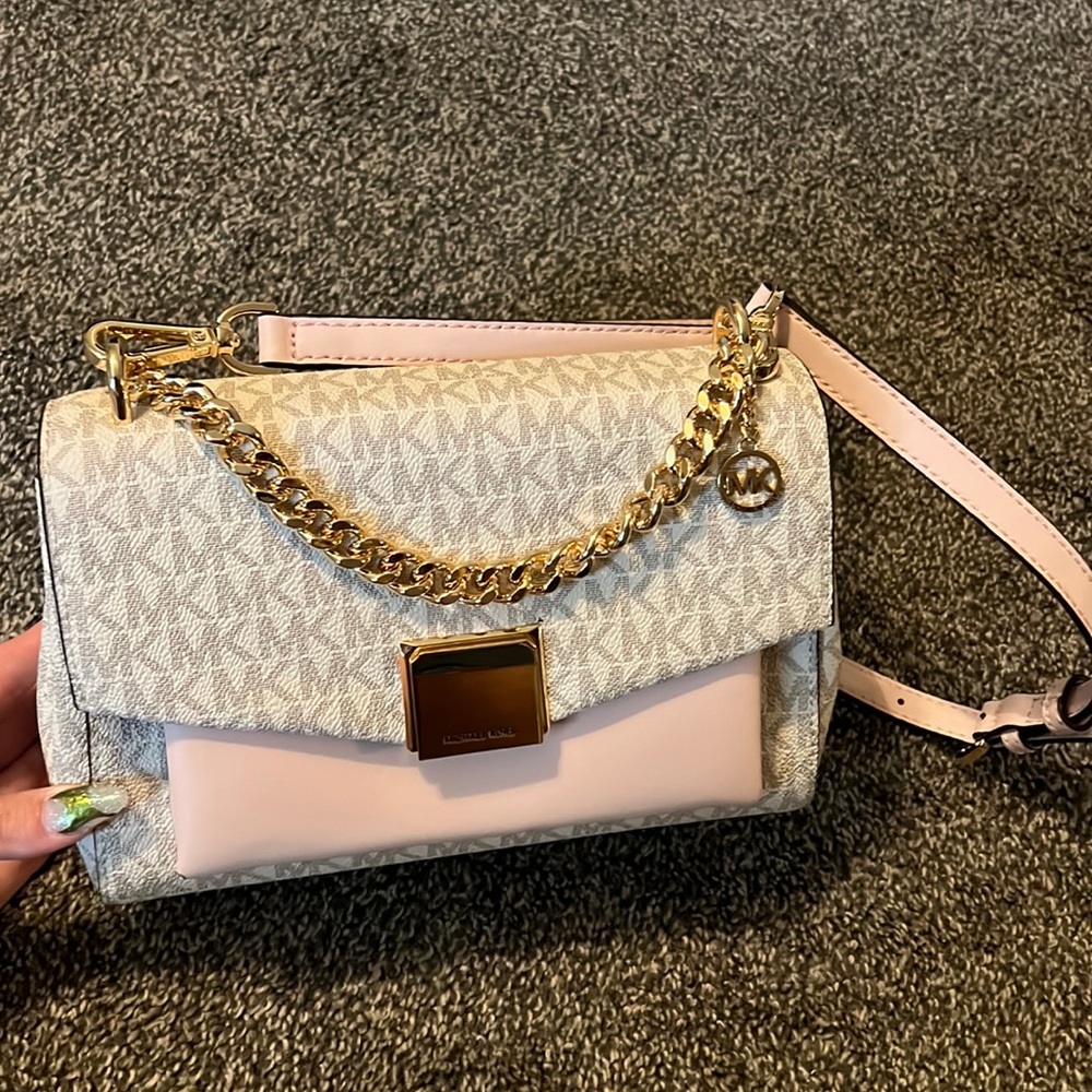 Micheal Kors crossbody bag
